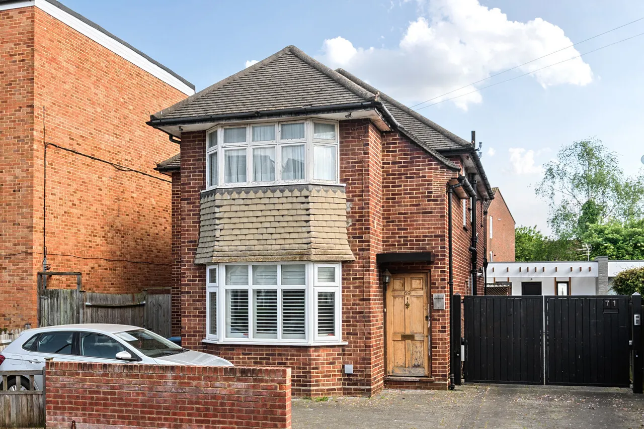 2 bed flat for sale — Devonshire Road, Colliers Wood, London, SW19