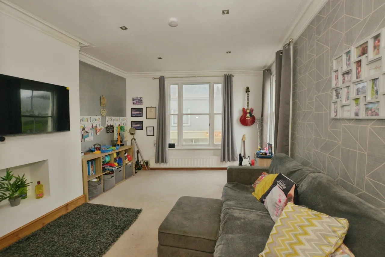 Sandgate High Street, Sandgate, Folkestone, Kent, CT20, photo 3