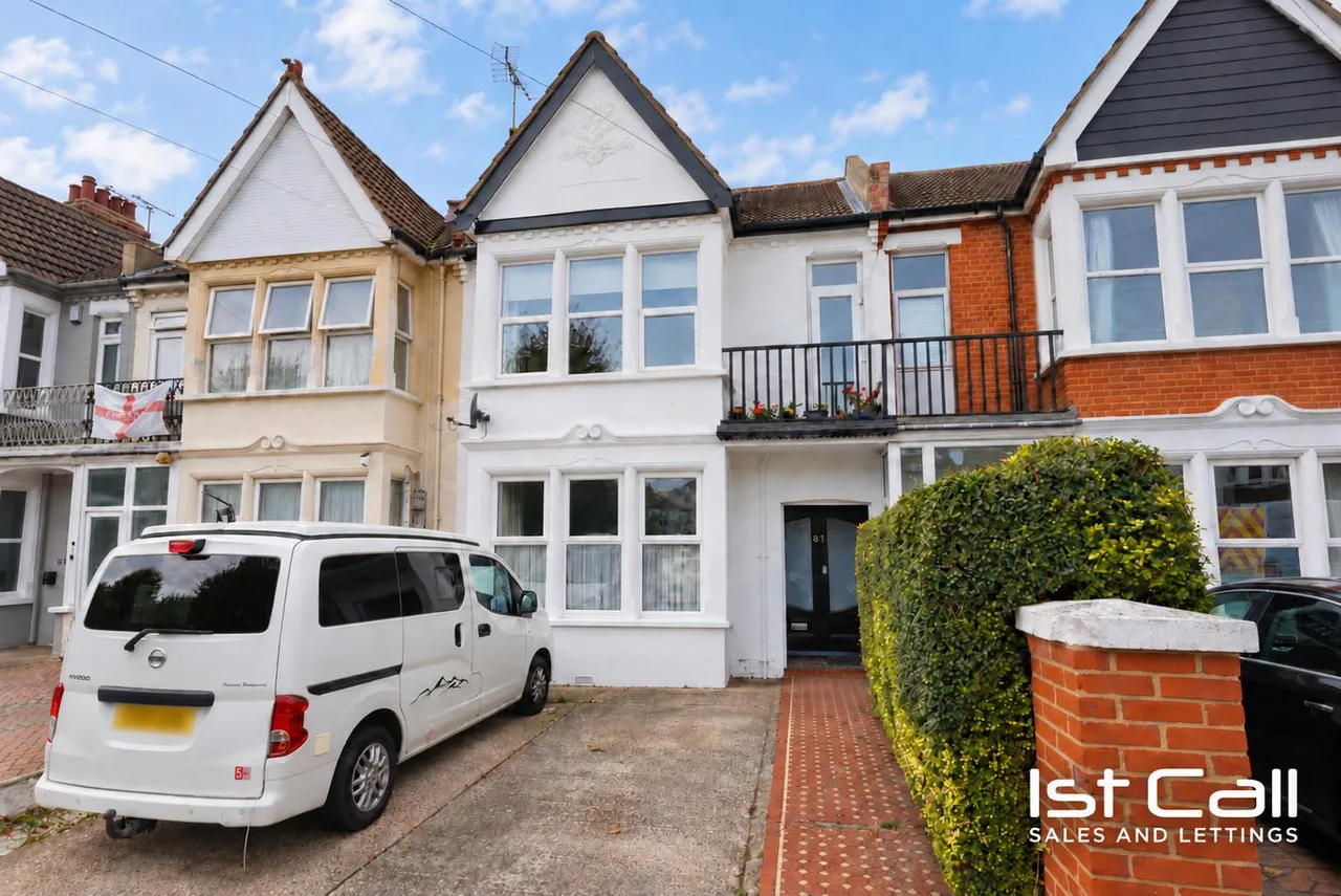 1 bed flat for sale, Kensington Road, Southend-On-Sea
