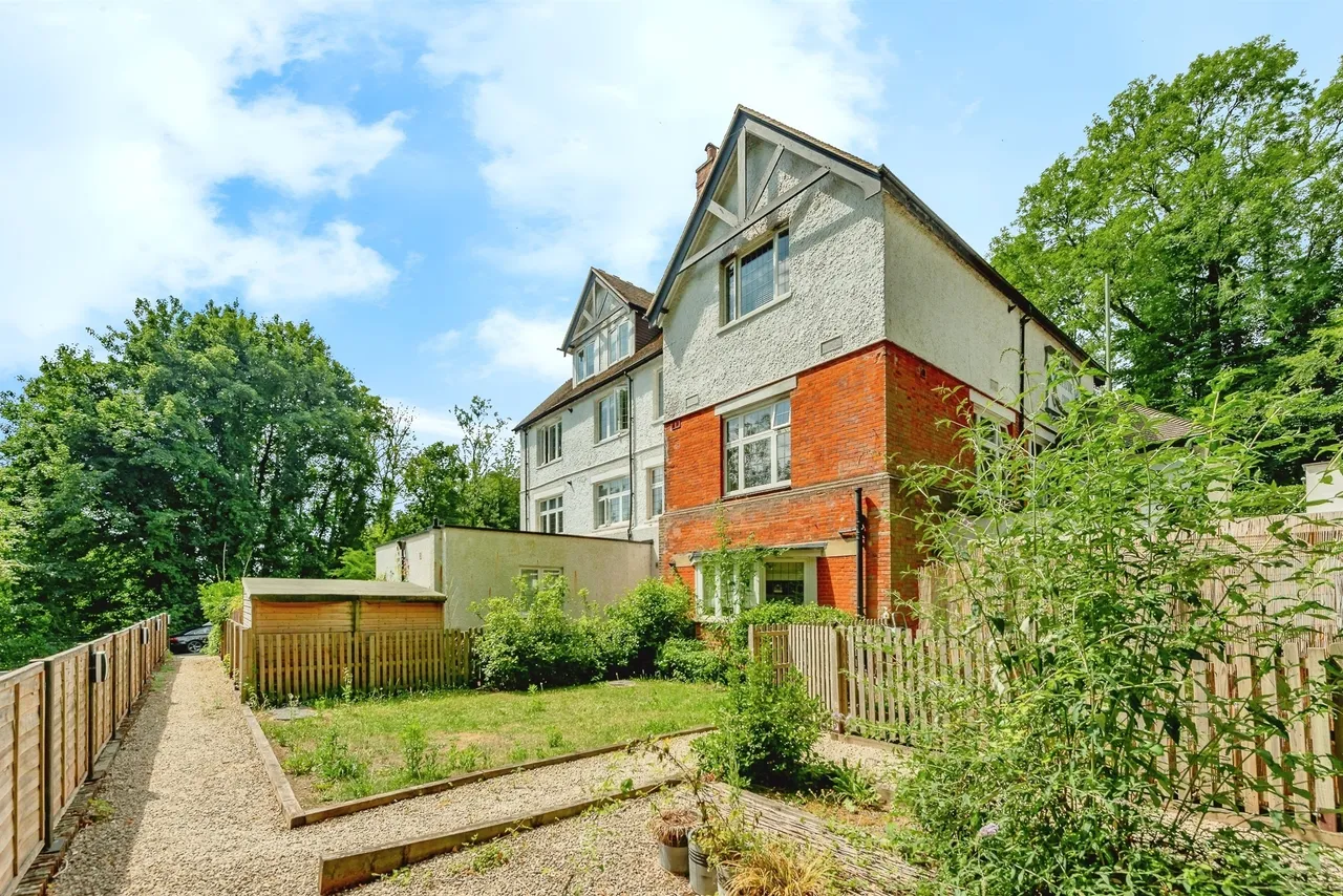 London Road North, Merstham, Redhill, photo 11