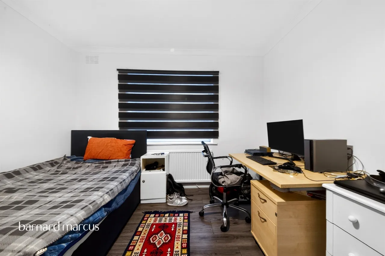 Oakleigh Close, London, photo 5