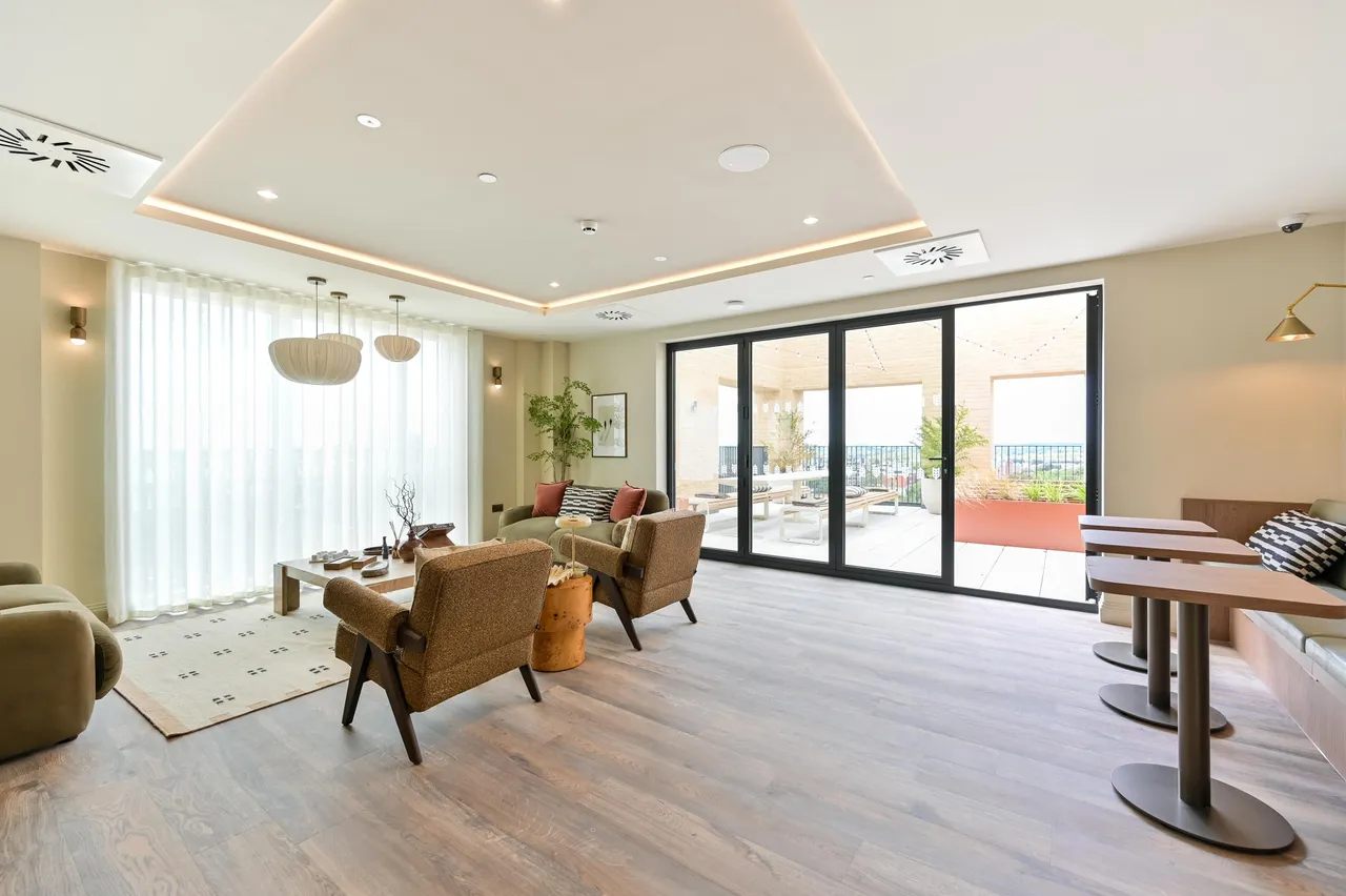 Flat 55 James Horlick House South, Refinery Square, London, photo 10