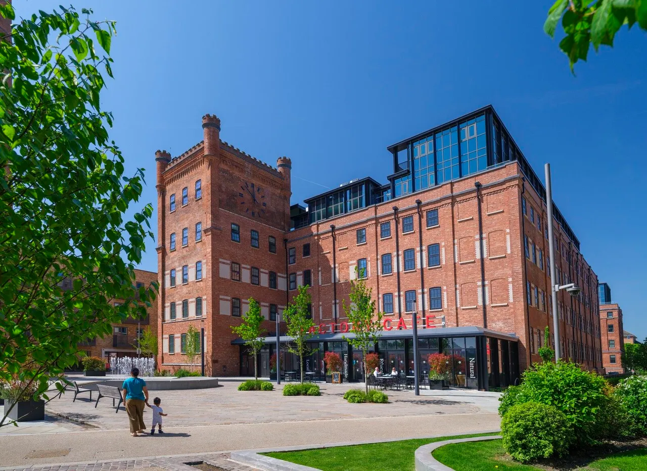 Flat 55 James Horlick House South, Refinery Square, London, photo 9