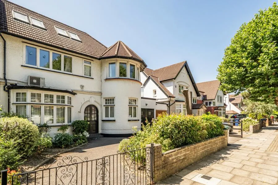 6 bed house for sale, Arden Road, London, N3