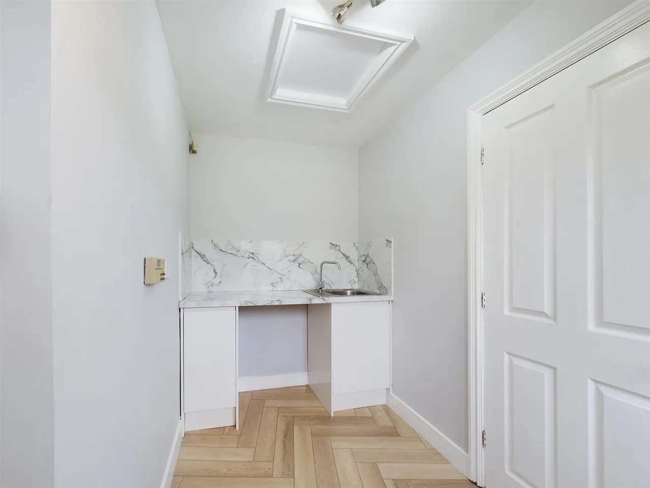 Wolverton Drive, Wilmslow, Cheshire, SK9 2GD, photo 9