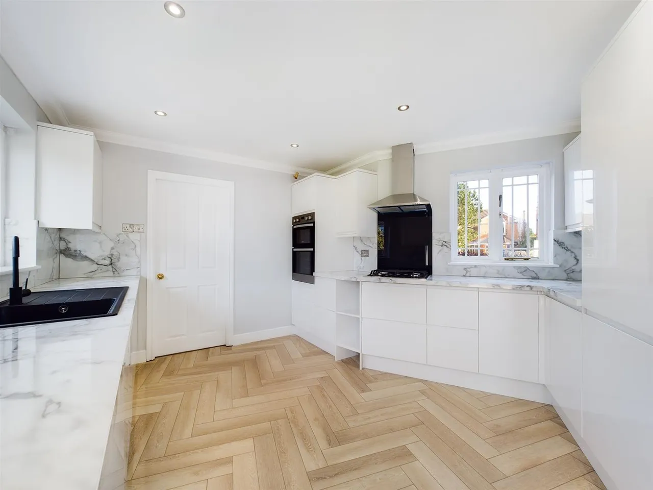 Wolverton Drive, Wilmslow, Cheshire, SK9 2GD, photo 7