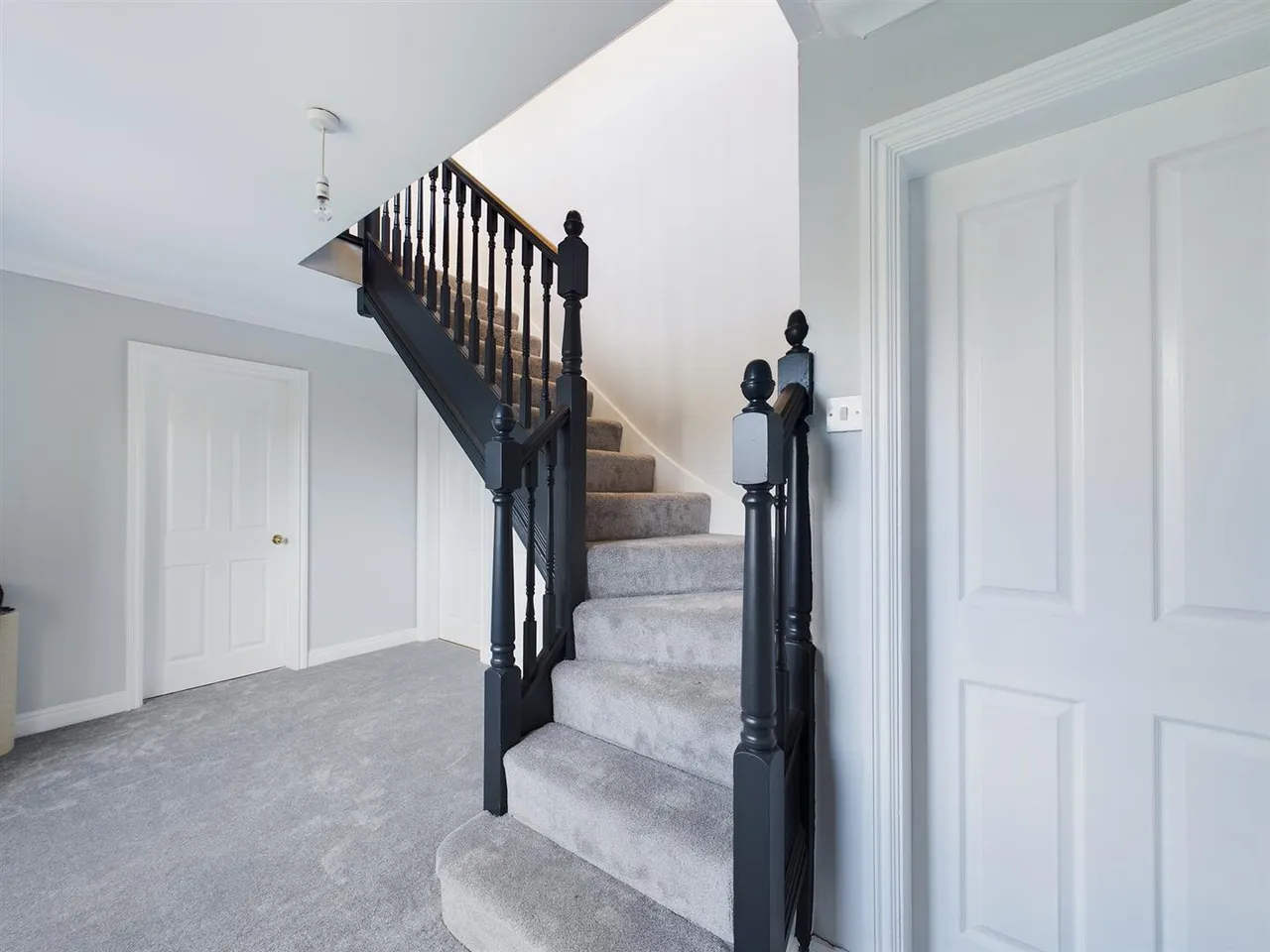 Wolverton Drive, Wilmslow, Cheshire, SK9 2GD, photo 2