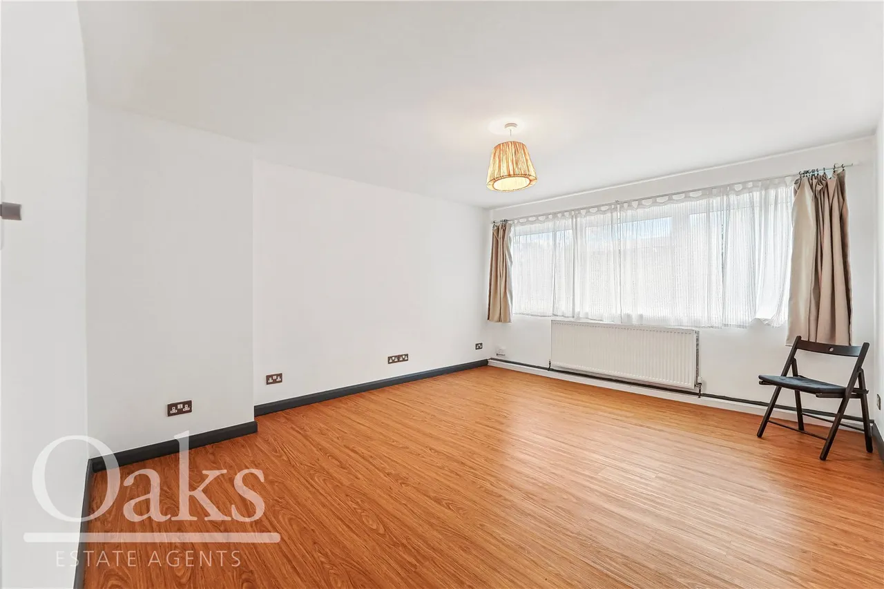 2 bed flat for sale, Ashburton Road, Addiscombe, CR0