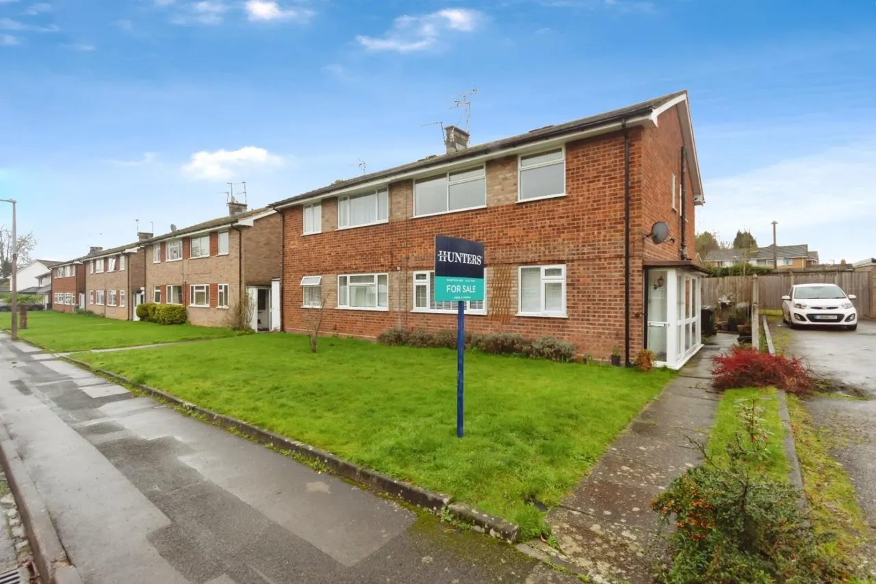 2 bed flat for sale — Stourton Close, Knowle, Solihull