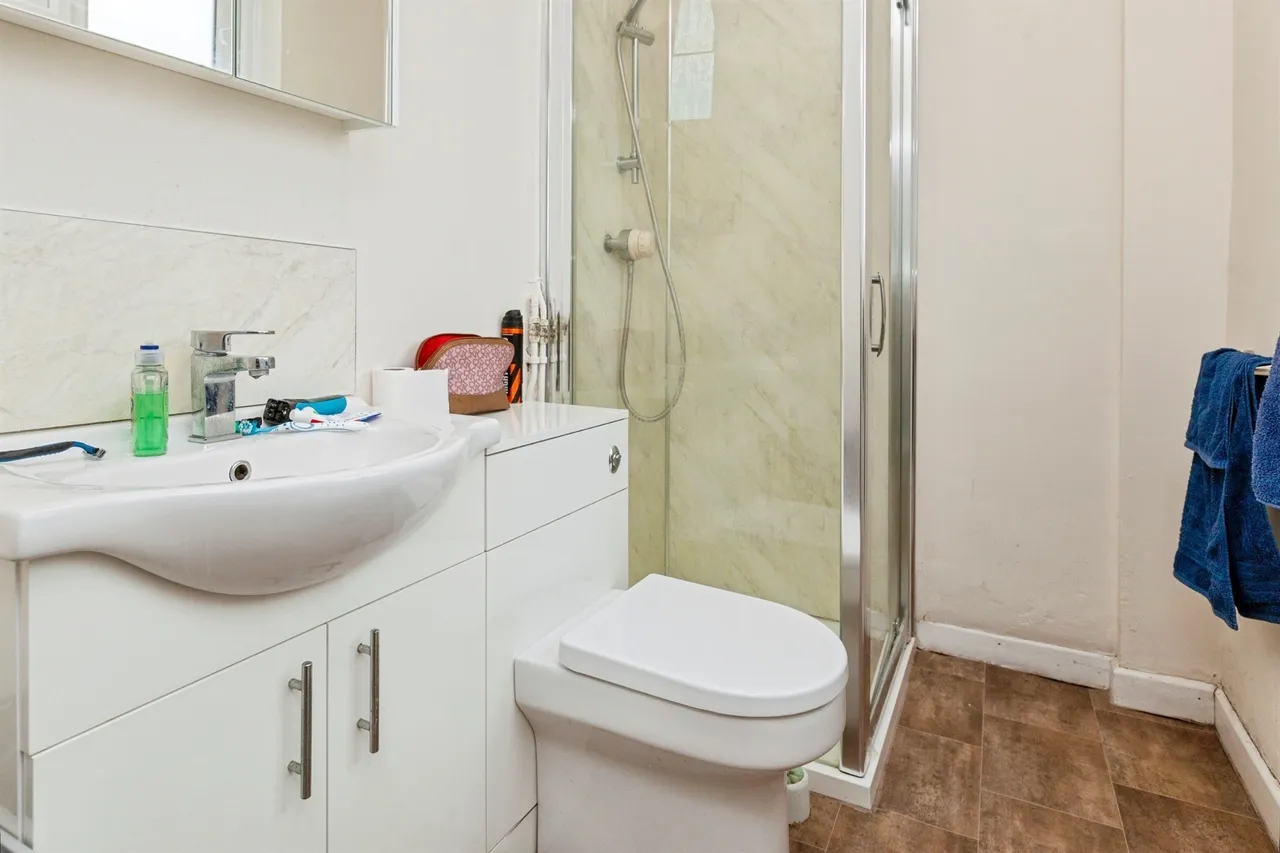 Hencroft Street South, Slough, SL1, photo 8
