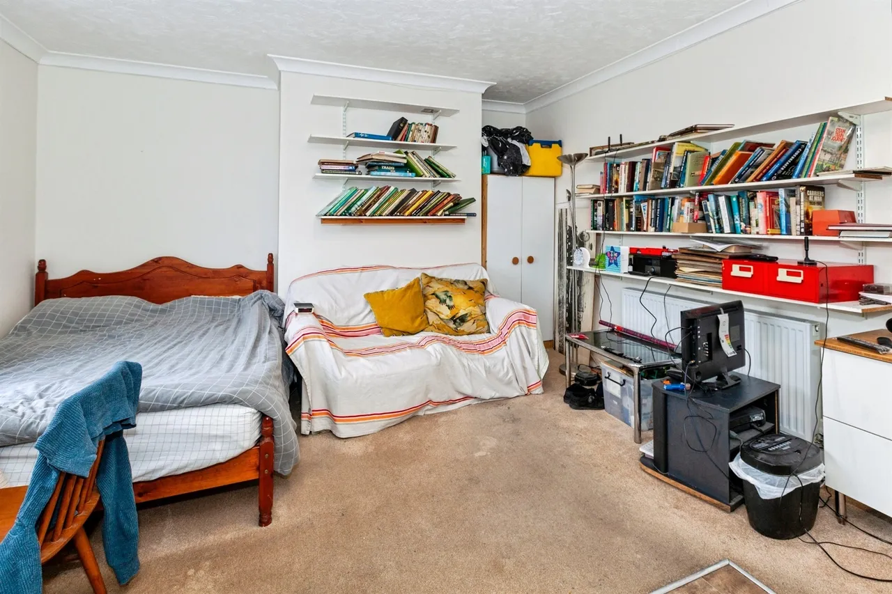 Hencroft Street South, Slough, SL1, photo 6
