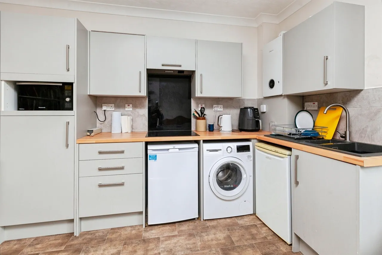 Hencroft Street South, Slough, SL1, photo 2