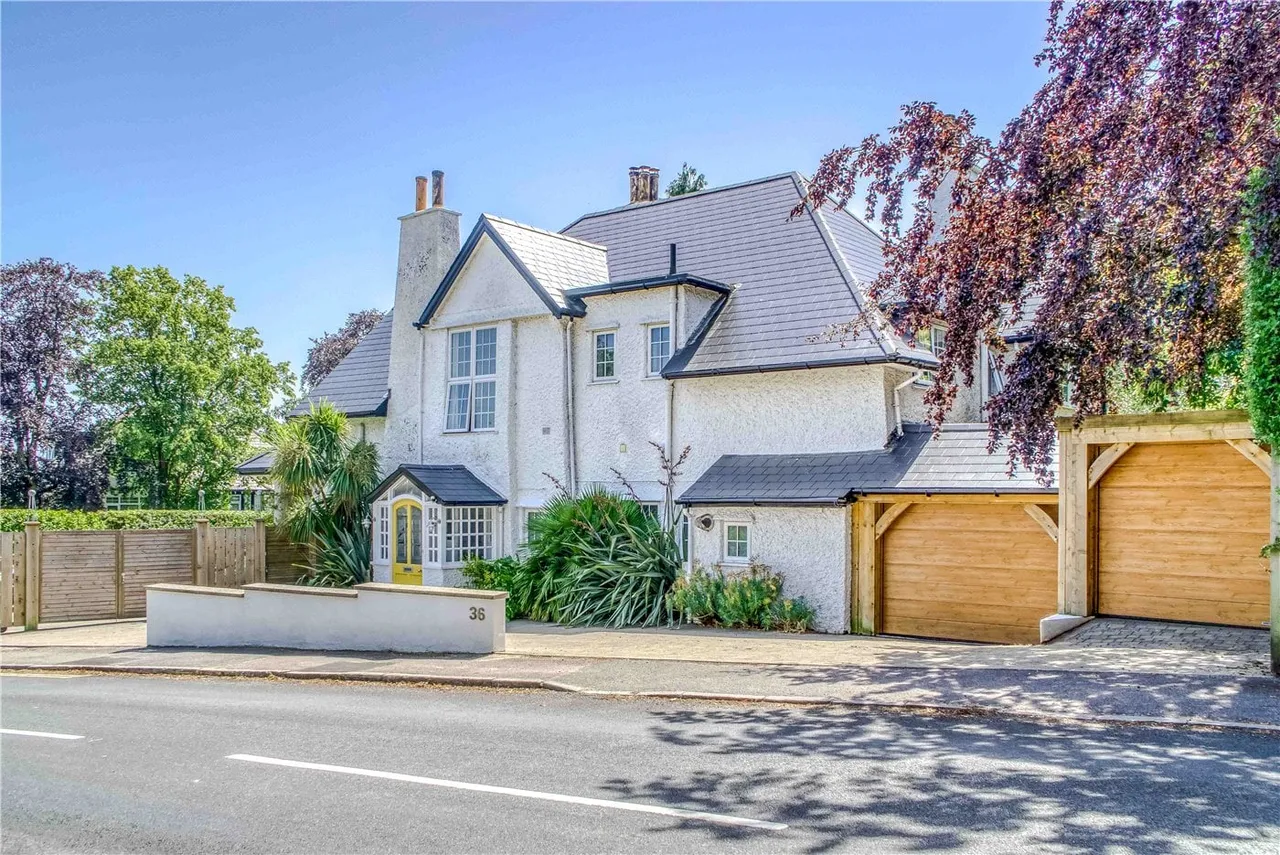 Sandecotes Road, Lower Parkstone, Poole, BH14, photo 2