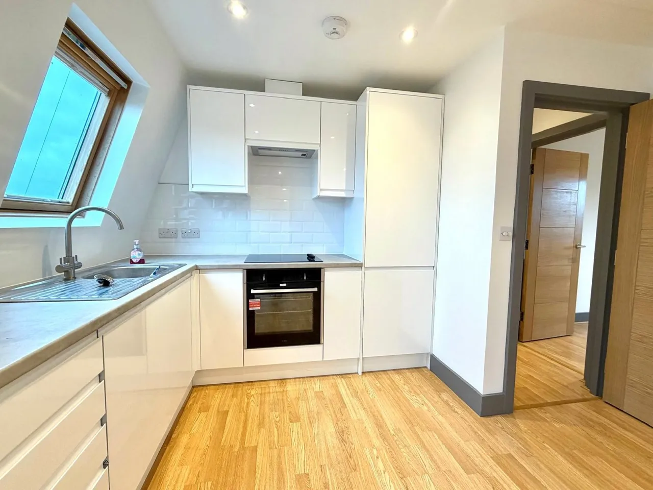 Arthur Road, Wimbledon Park, photo 2