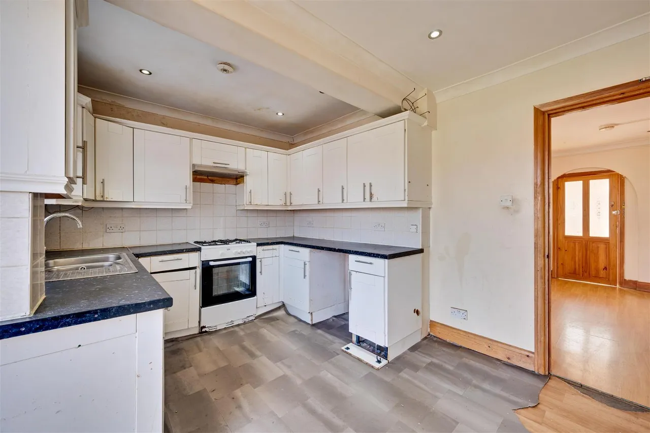 Crest Road, Neasden, NW2, photo 8