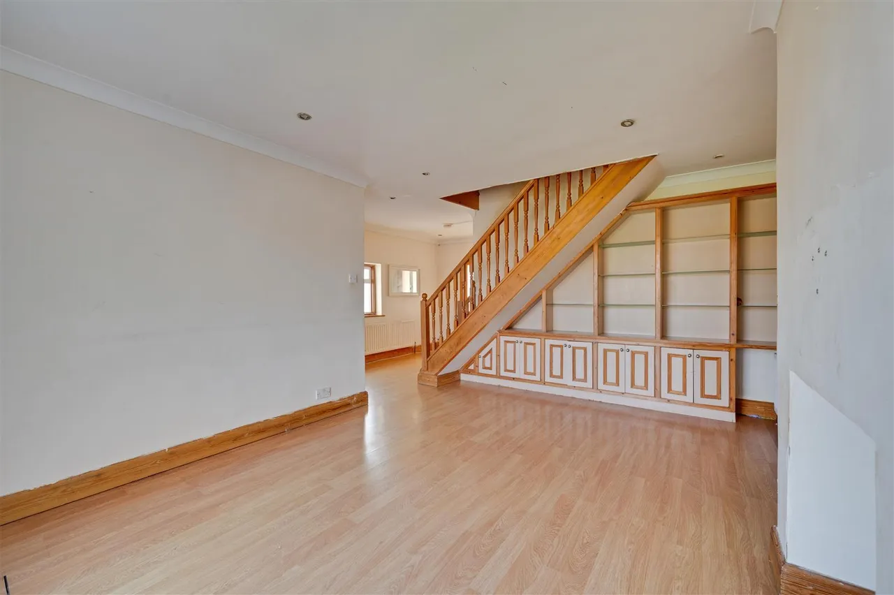 Crest Road, Neasden, NW2, photo 5