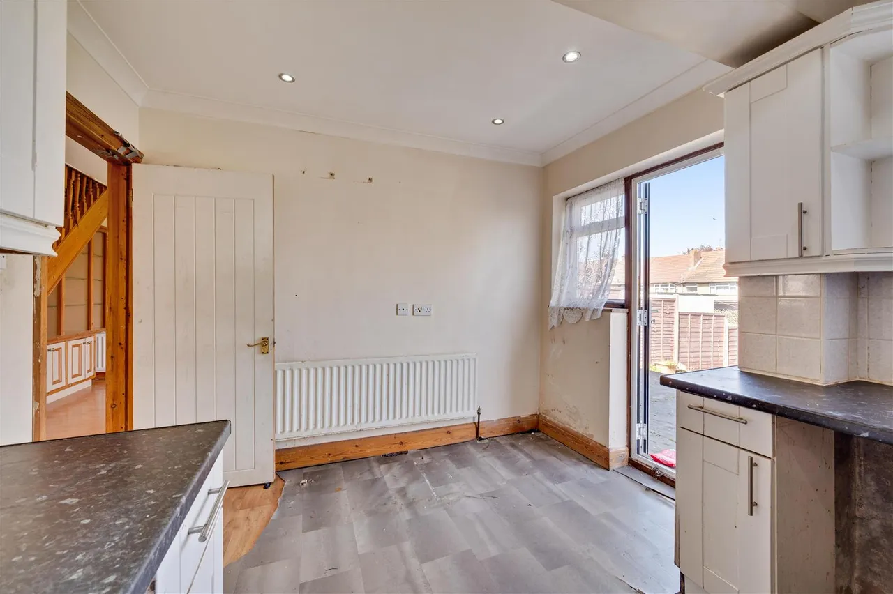 Crest Road, Neasden, NW2, photo 9
