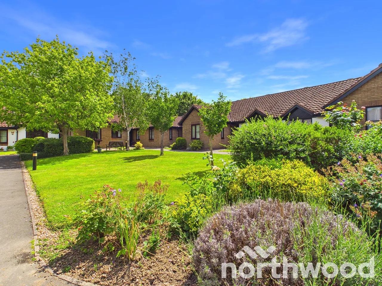 Meridian Court, Singleton, TN23, photo 16