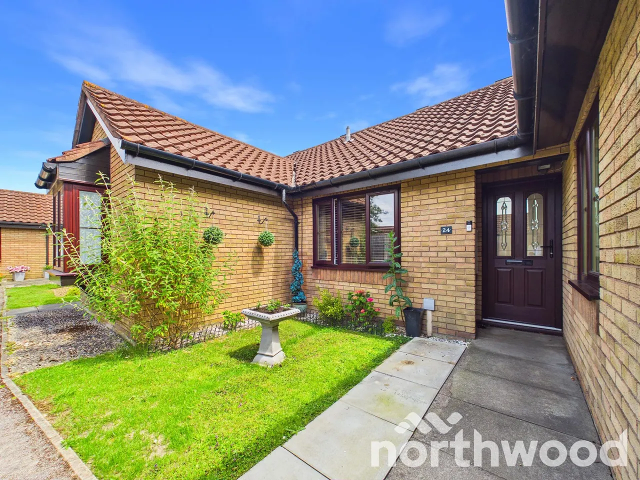 2 bed house for sale, Meridian Court, Singleton, TN23