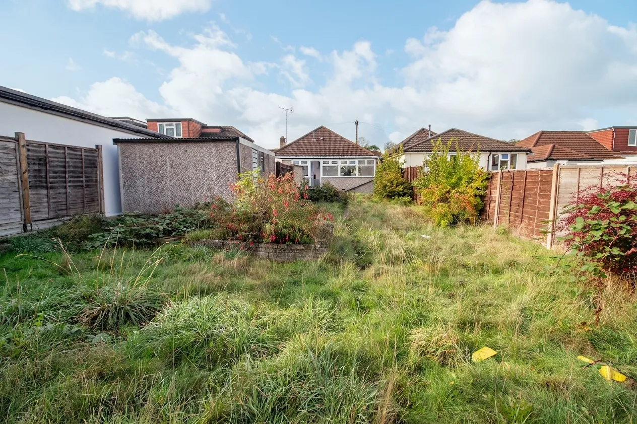 Compton Place, Carpenders Park, WD19, photo 11