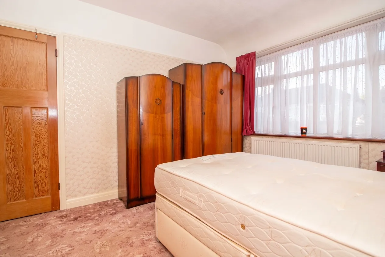 Compton Place, Carpenders Park, WD19, photo 8