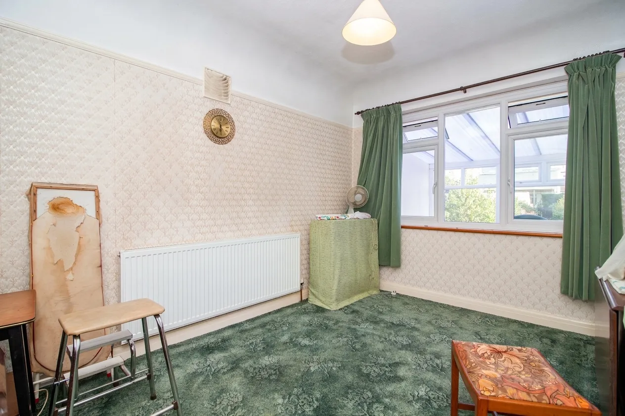 Compton Place, Carpenders Park, WD19, photo 9
