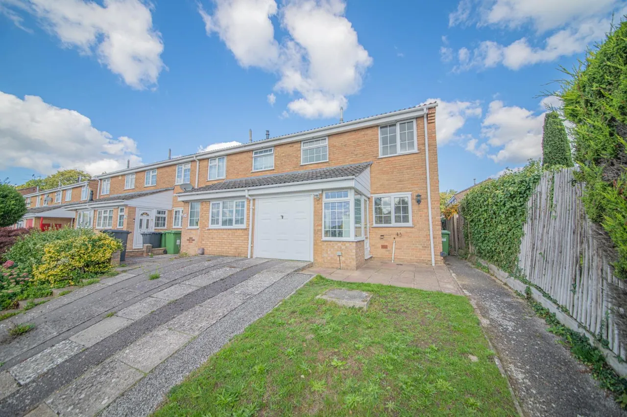 3 bed house for sale — Olympic Way, Bishopstoke, Eastleigh, Hampshire, SO50 8PP