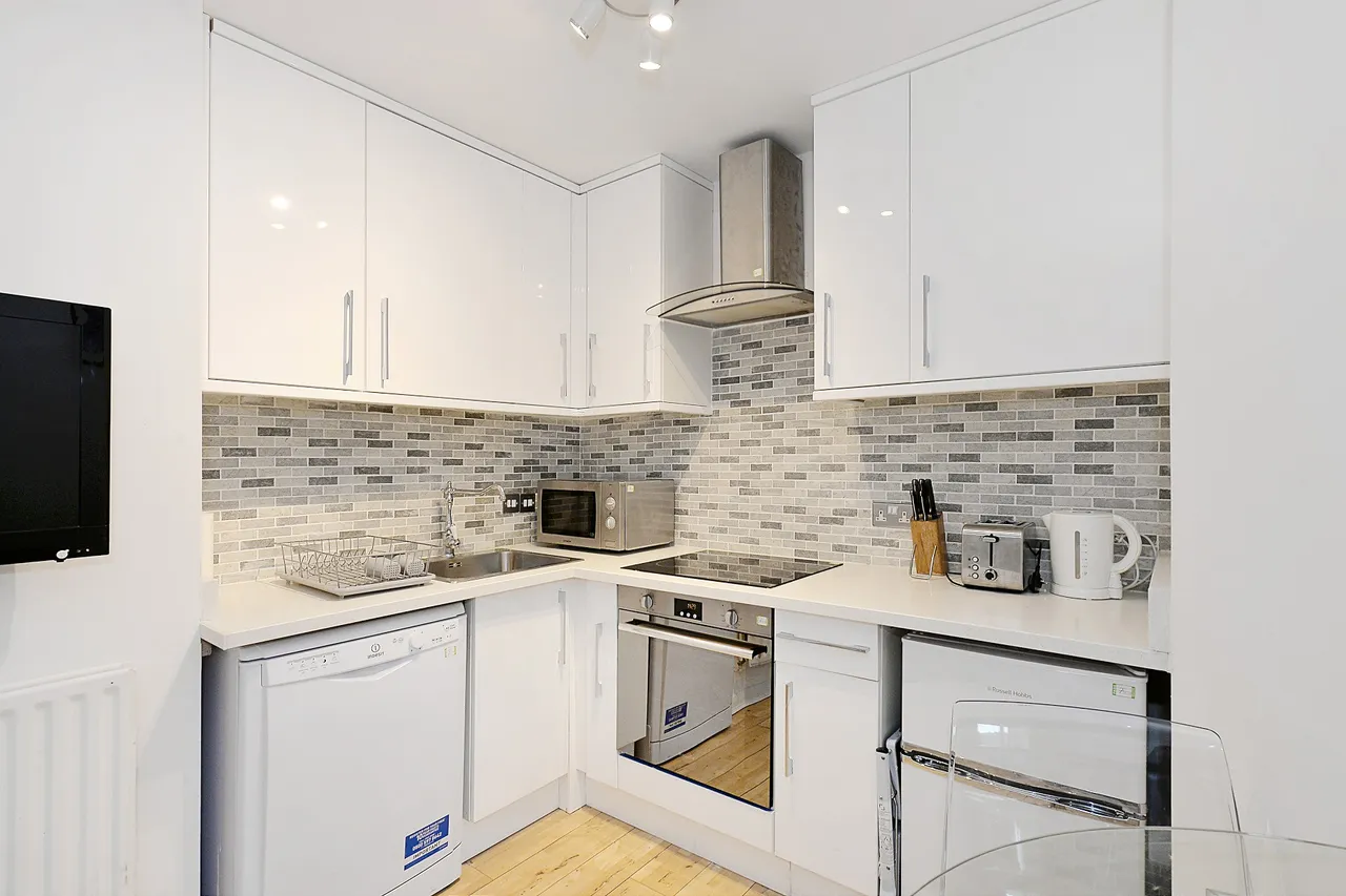 Beckford Close, Hammersmith and Fulham, W14, photo 3