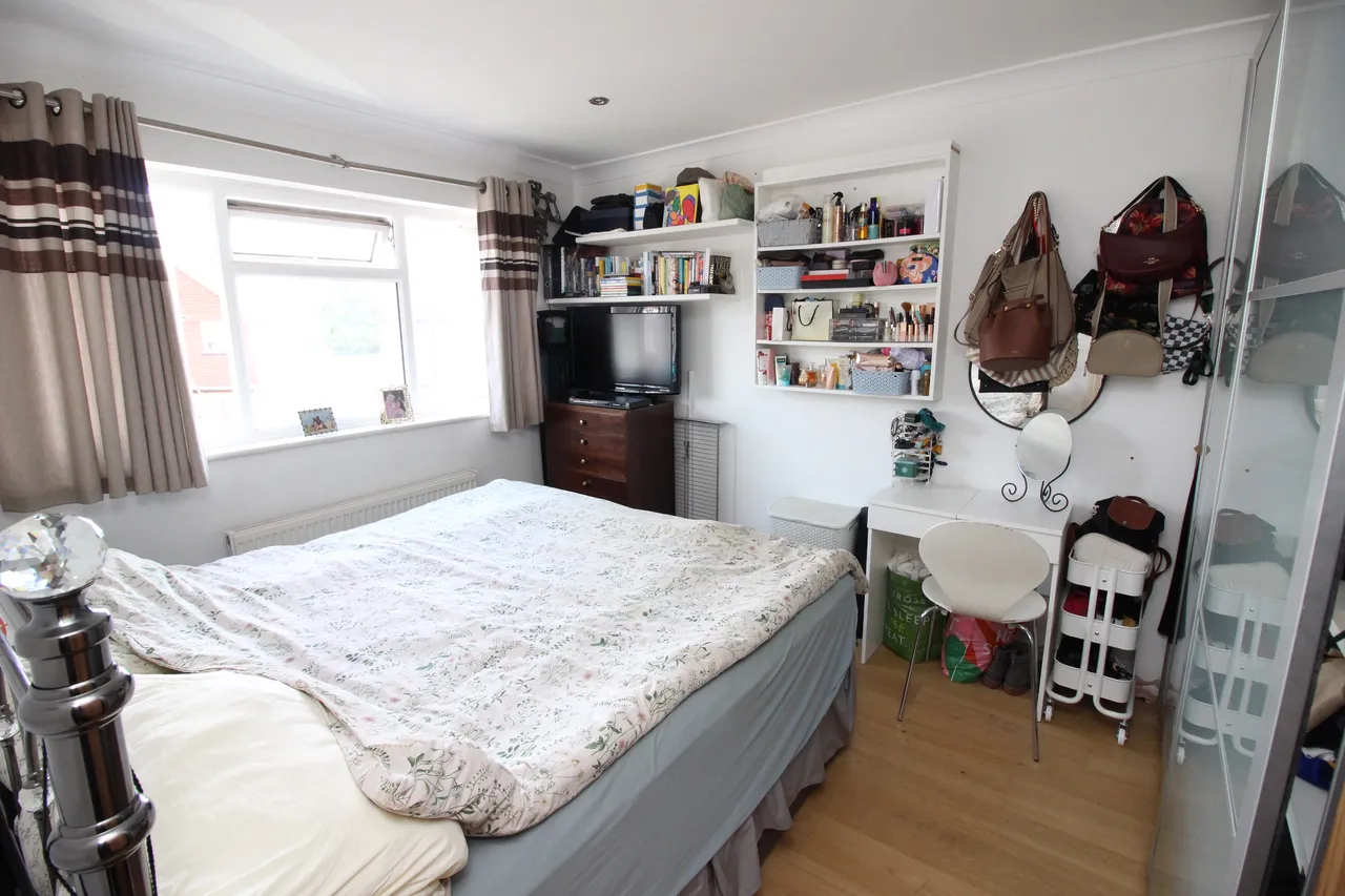 Pembury Avenue, WORCESTER PARK, Surrey, Worcester Park, KT48BU, photo 5