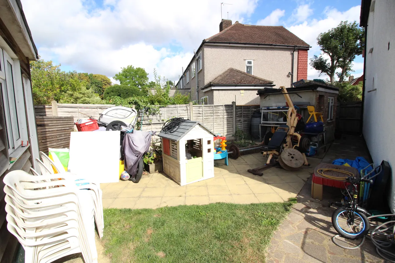 Pembury Avenue, WORCESTER PARK, Surrey, Worcester Park, KT48BU, photo 9