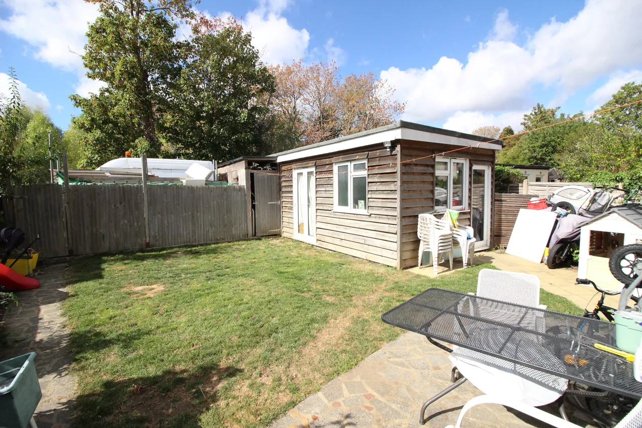 Pembury Avenue, WORCESTER PARK, Surrey, Worcester Park, KT48BU, photo 10
