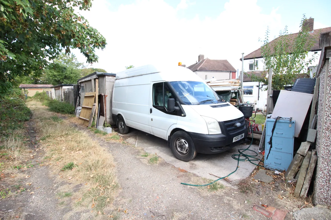 Pembury Avenue, WORCESTER PARK, Surrey, Worcester Park, KT48BU, photo 12