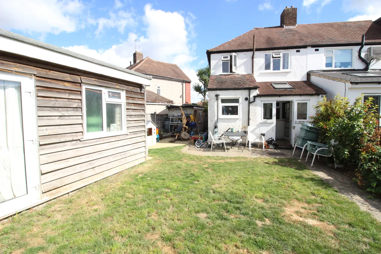 Pembury Avenue, WORCESTER PARK, Surrey, Worcester Park, KT48BU, photo 11