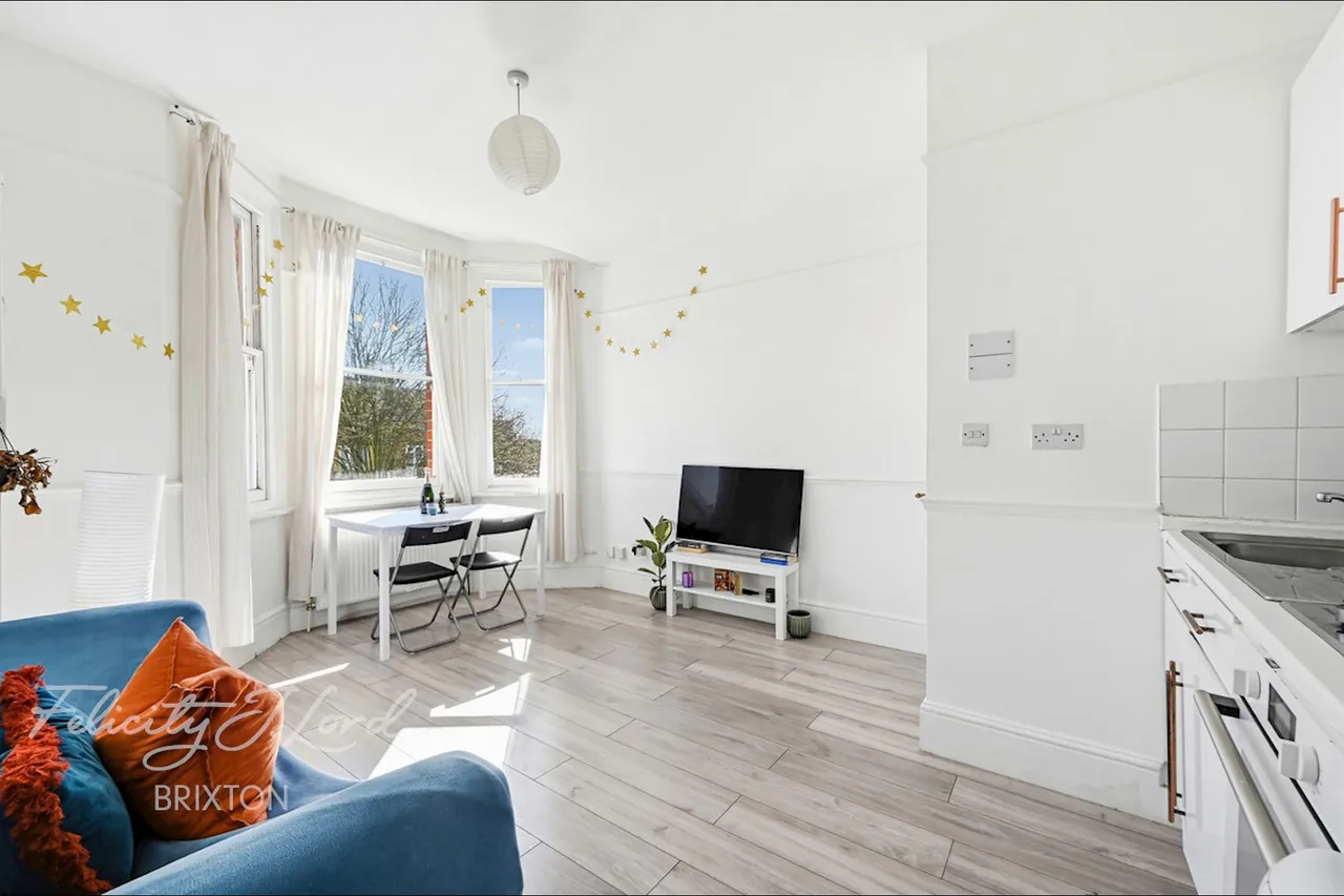2 bed flat for sale, Brighton Terrace, London