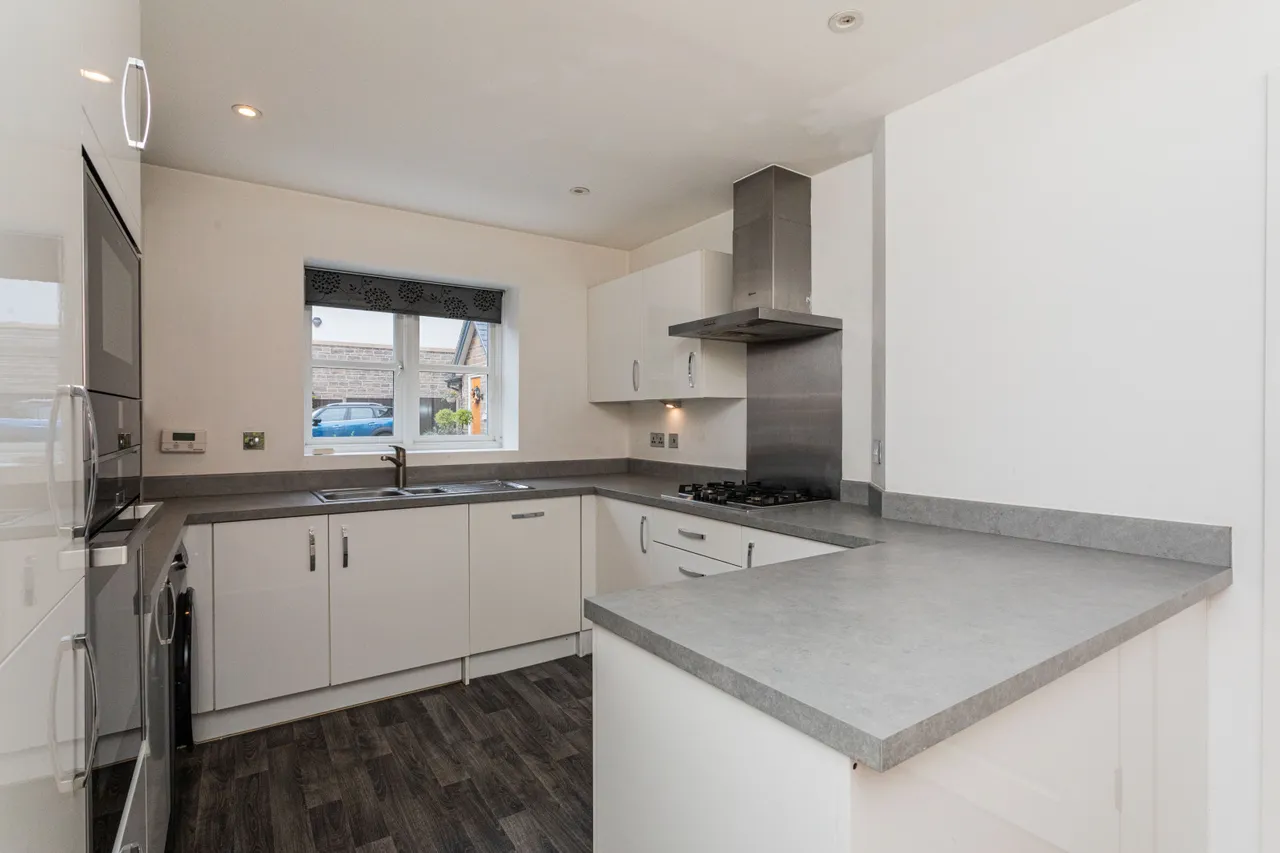 Aspen Close, Bolton, BL1 7QT, photo 2