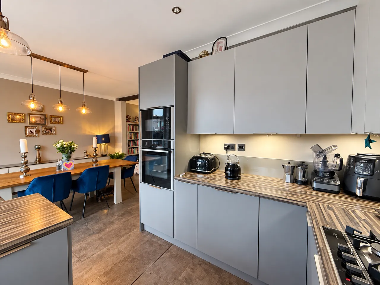 Bury New Road, Whitefield, M45, photo 9
