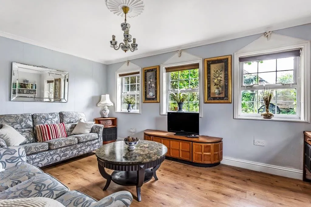 Horsham Road, Dorking, RH4, photo 3