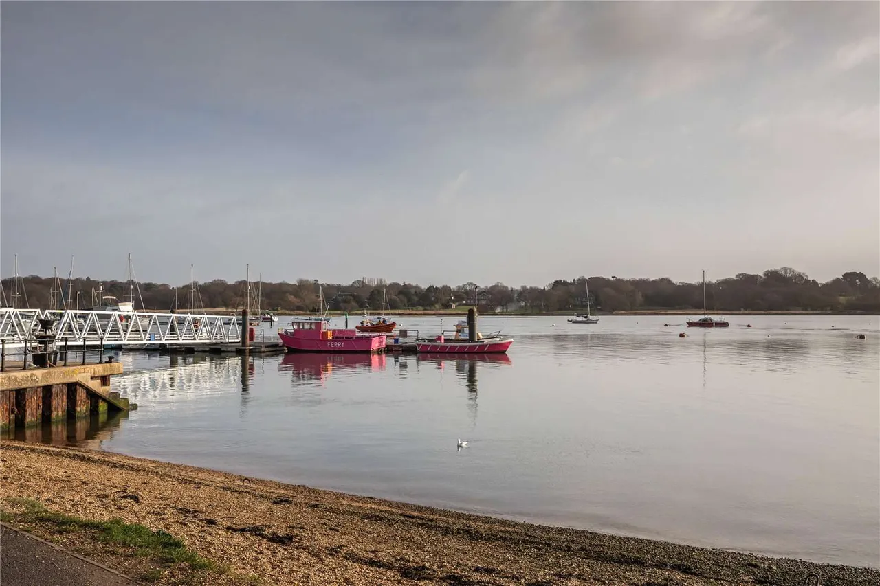 Oyster Quay, High Street, Hamble, Southampton, SO31 4BQ, photo 3