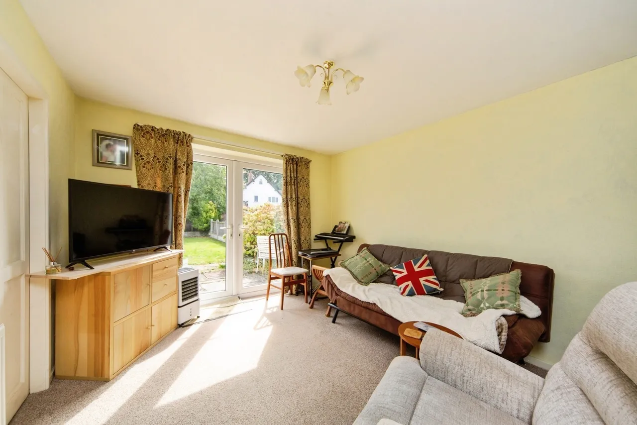 Lyndale Avenue, Eastham, CH62, photo 5