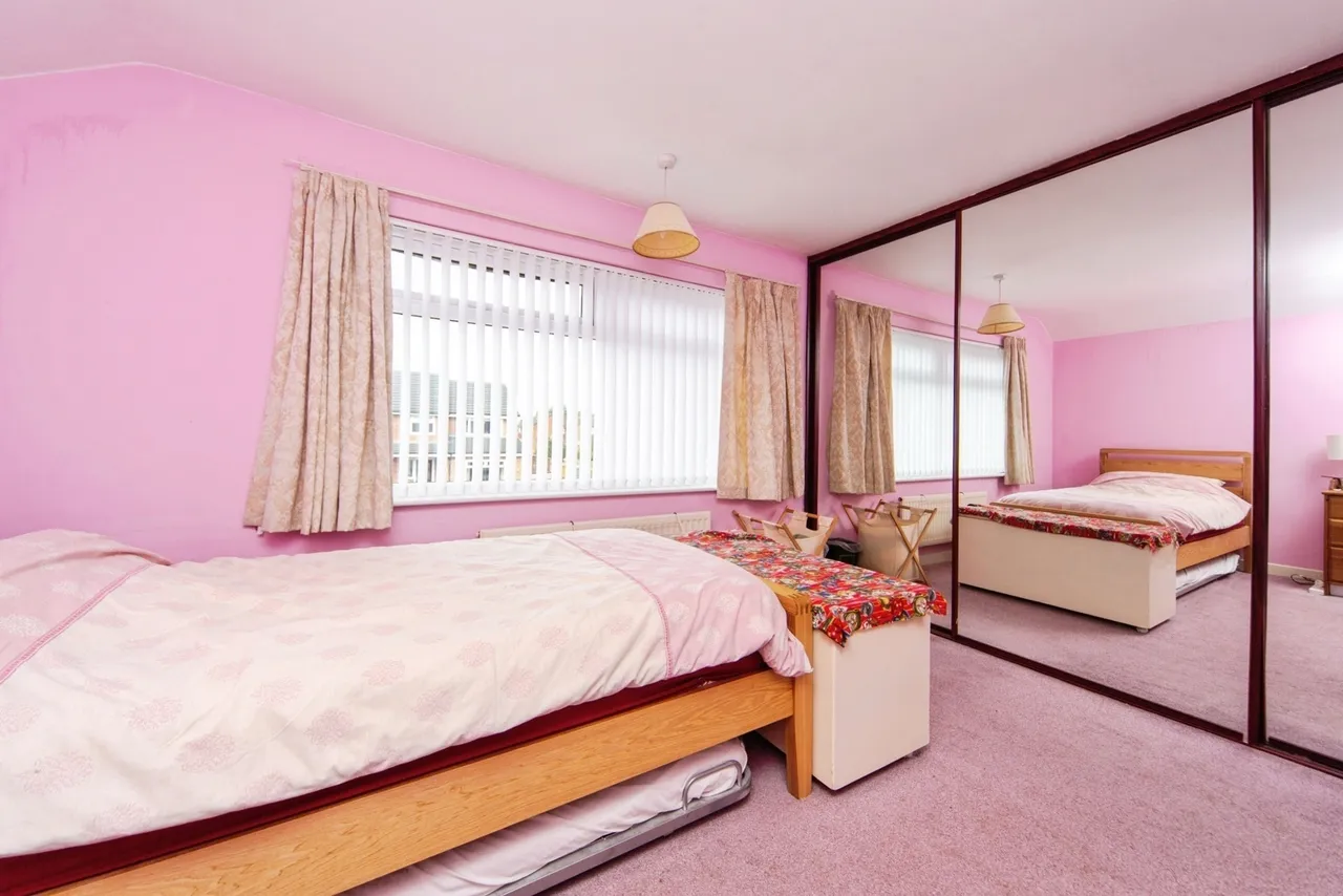 Lyndale Avenue, Eastham, CH62, photo 17
