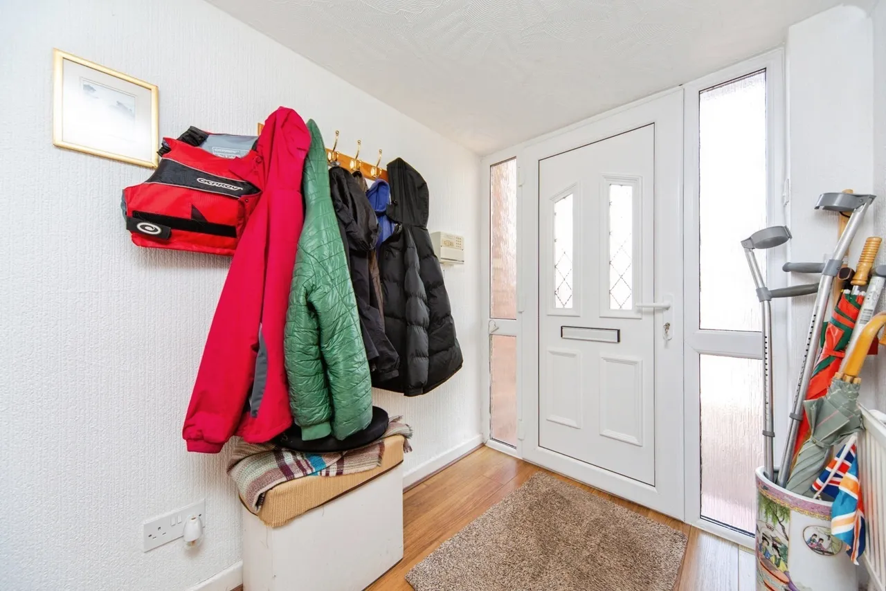 Lyndale Avenue, Eastham, CH62, photo 6