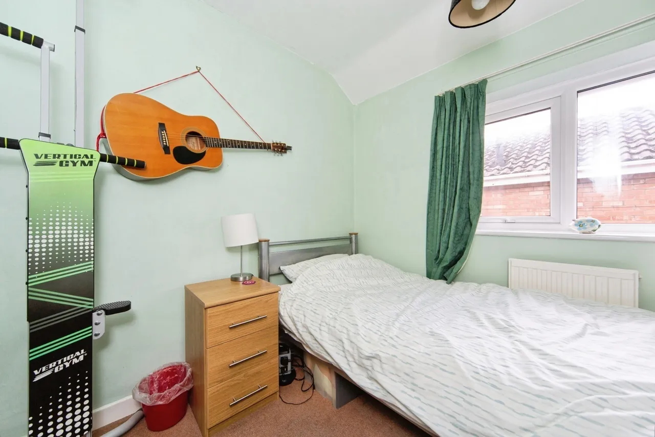 Lyndale Avenue, Eastham, CH62, photo 15