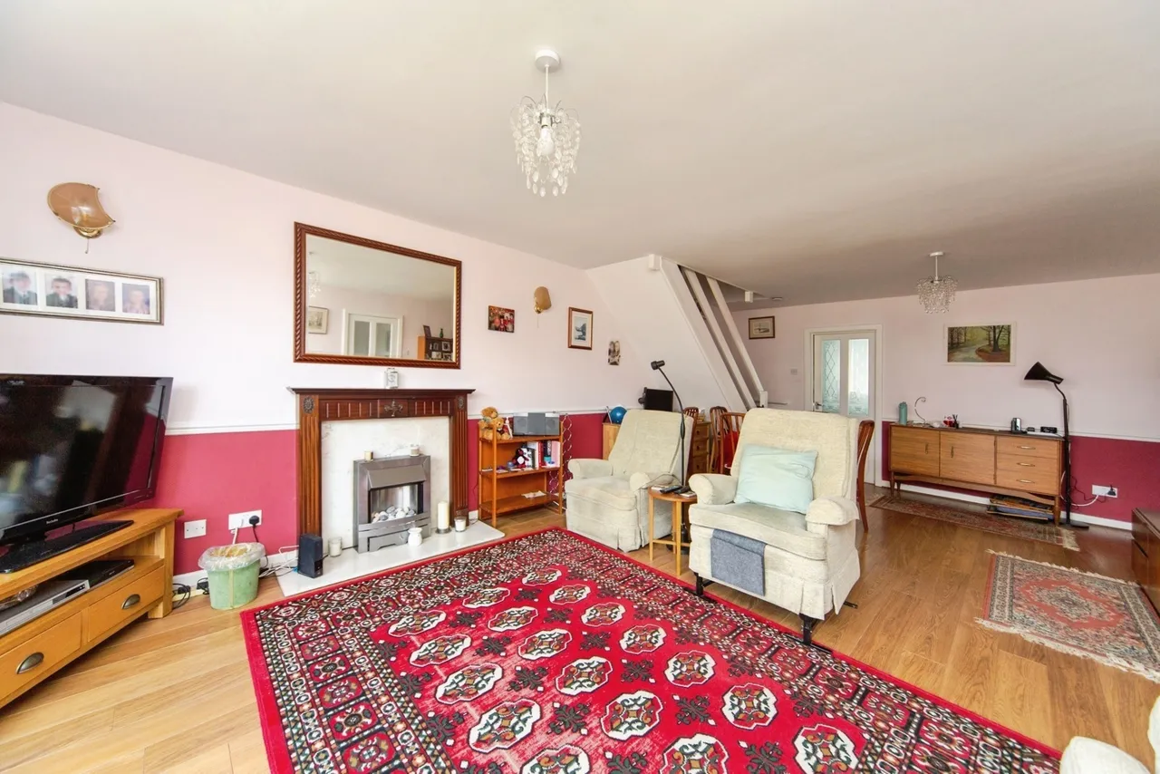 Lyndale Avenue, Eastham, CH62, photo 8