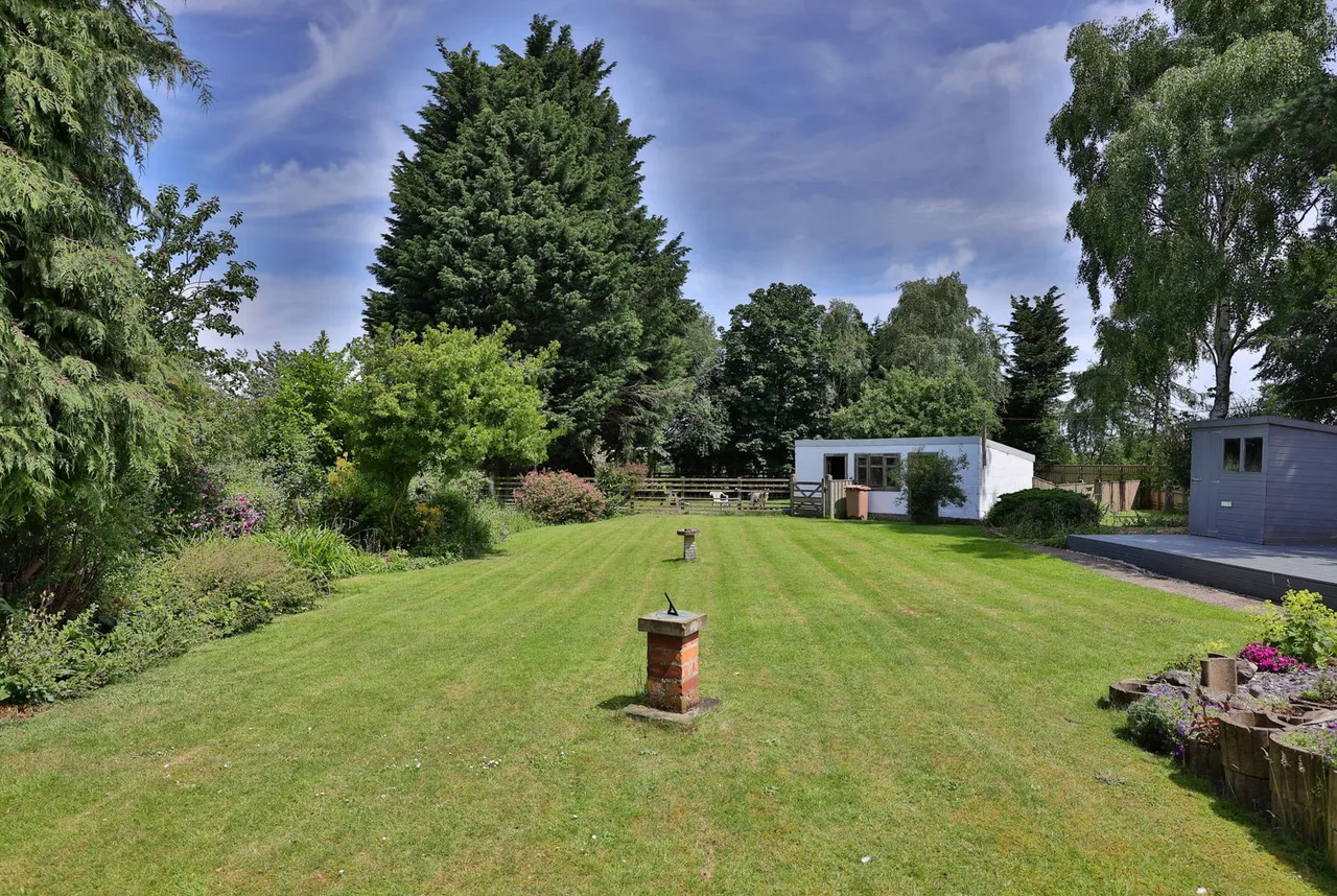 New Village Road, Little Weighton, photo 3
