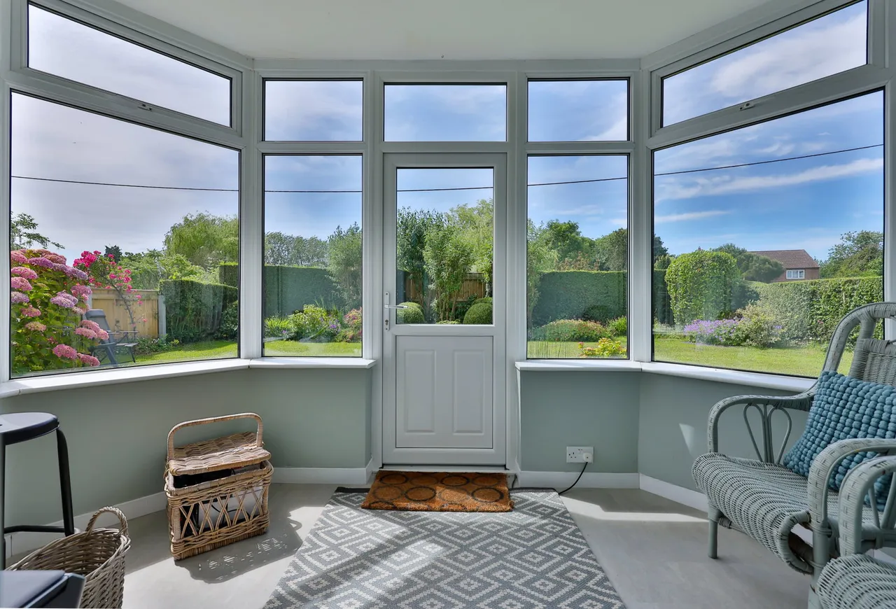New Village Road, Little Weighton, photo 17