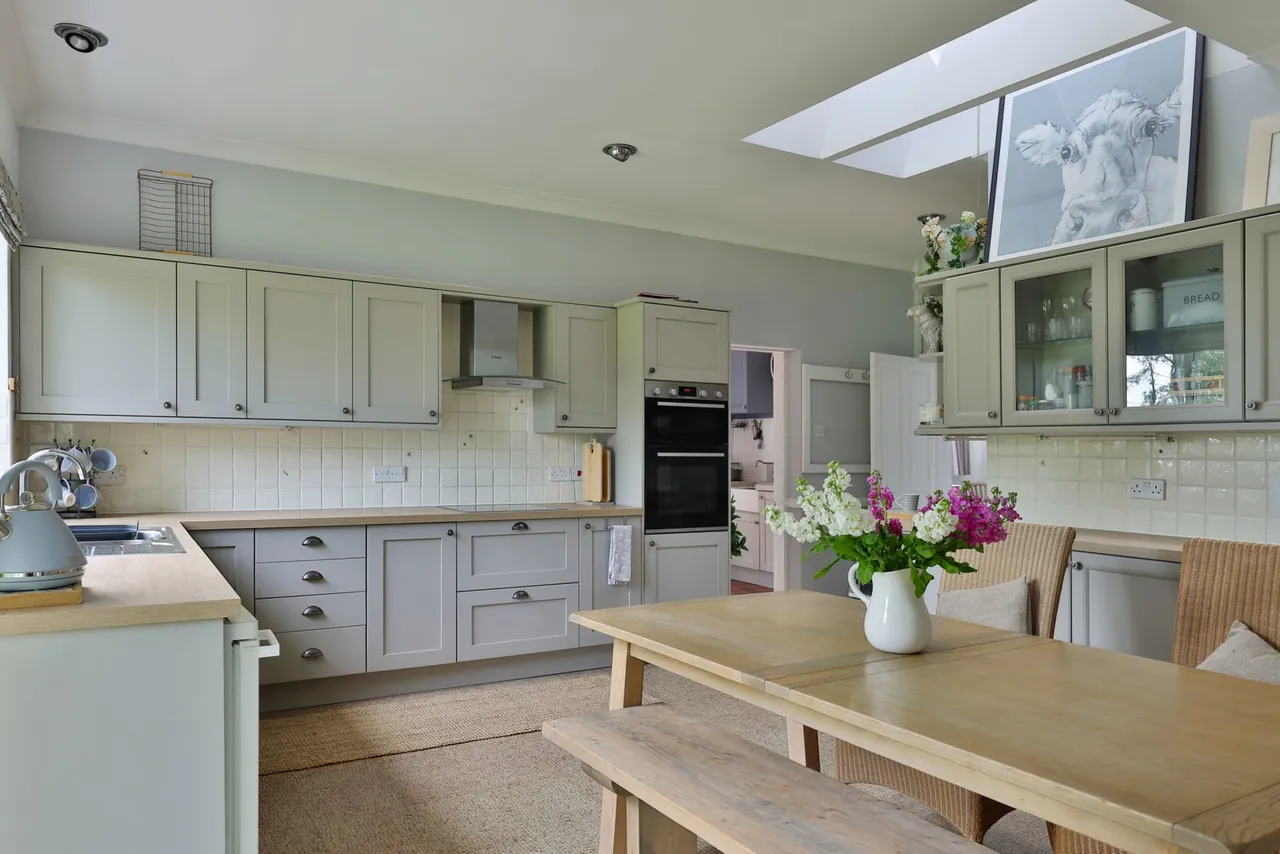 New Village Road, Little Weighton, photo 4