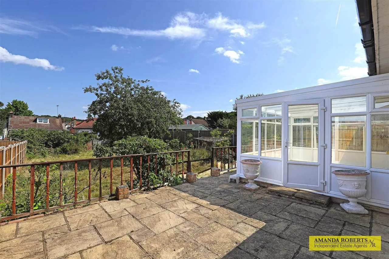 Margaret Avenue, Chingford, photo 18