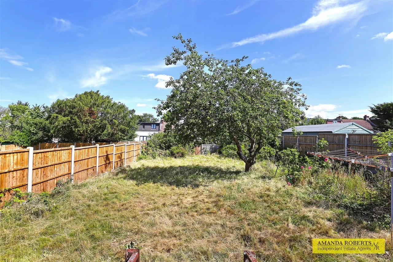 Margaret Avenue, Chingford, photo 17