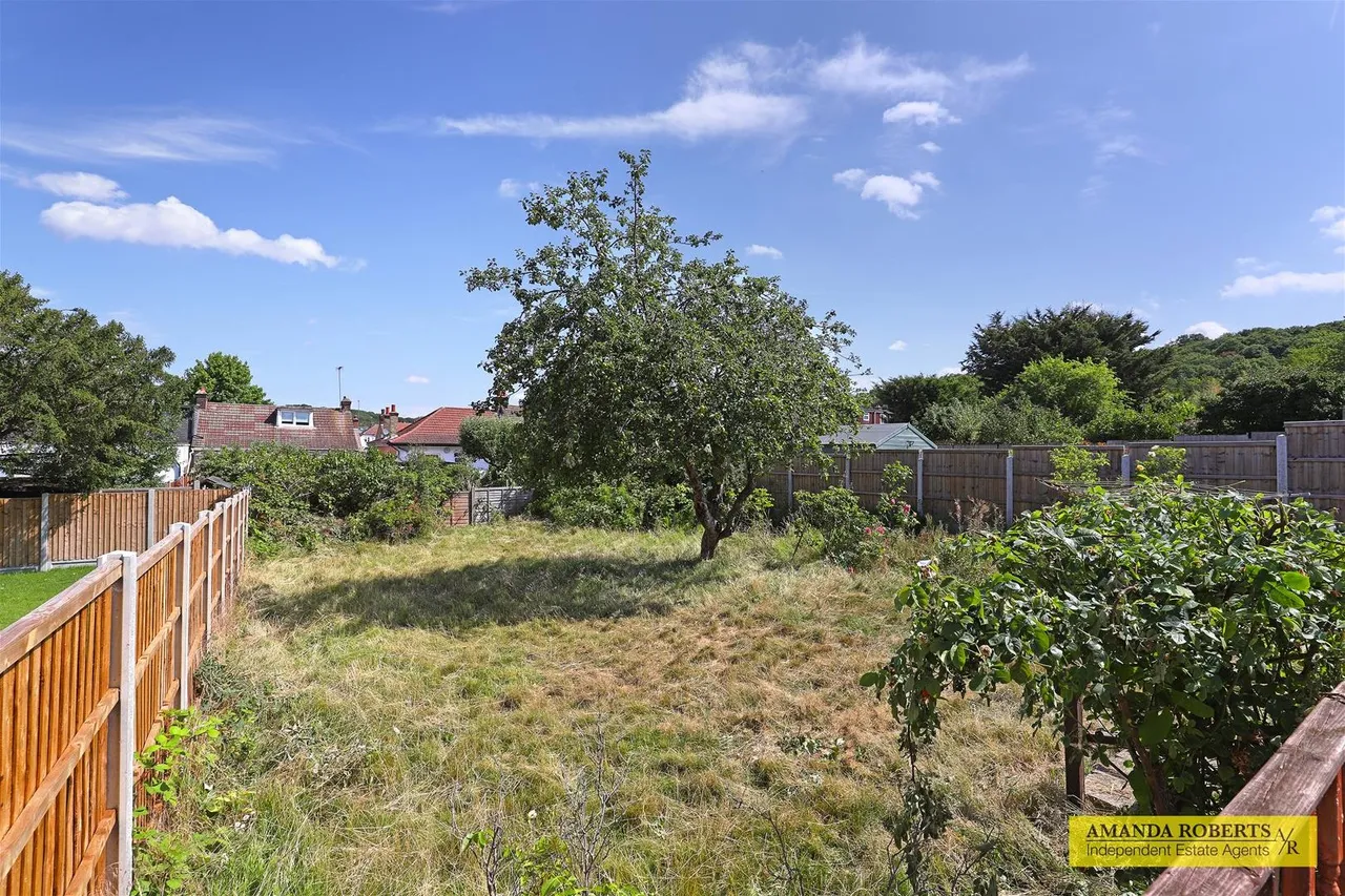 Margaret Avenue, Chingford, photo 16