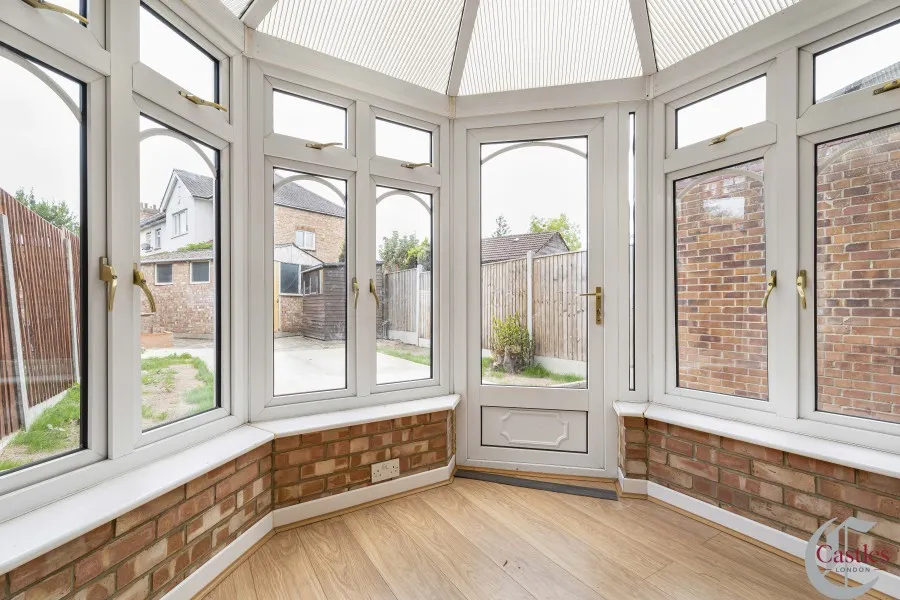 Lister Gardens, Edmonton, N18, photo 15